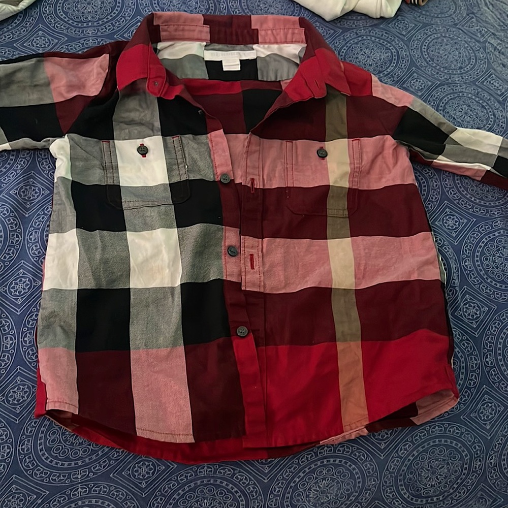 Size 3Y authentic Burberry button down shirt. Amazing condition!!